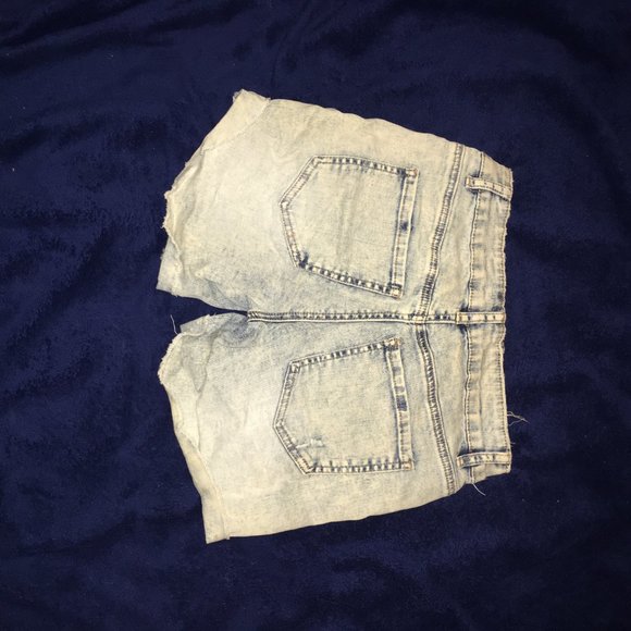 Denim shorts - Picture 2 of 2